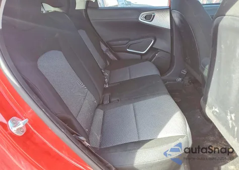 2020 Kia Soul Lx z USA, uszkodzony, nr VIN KNDJ23AU3L7704027